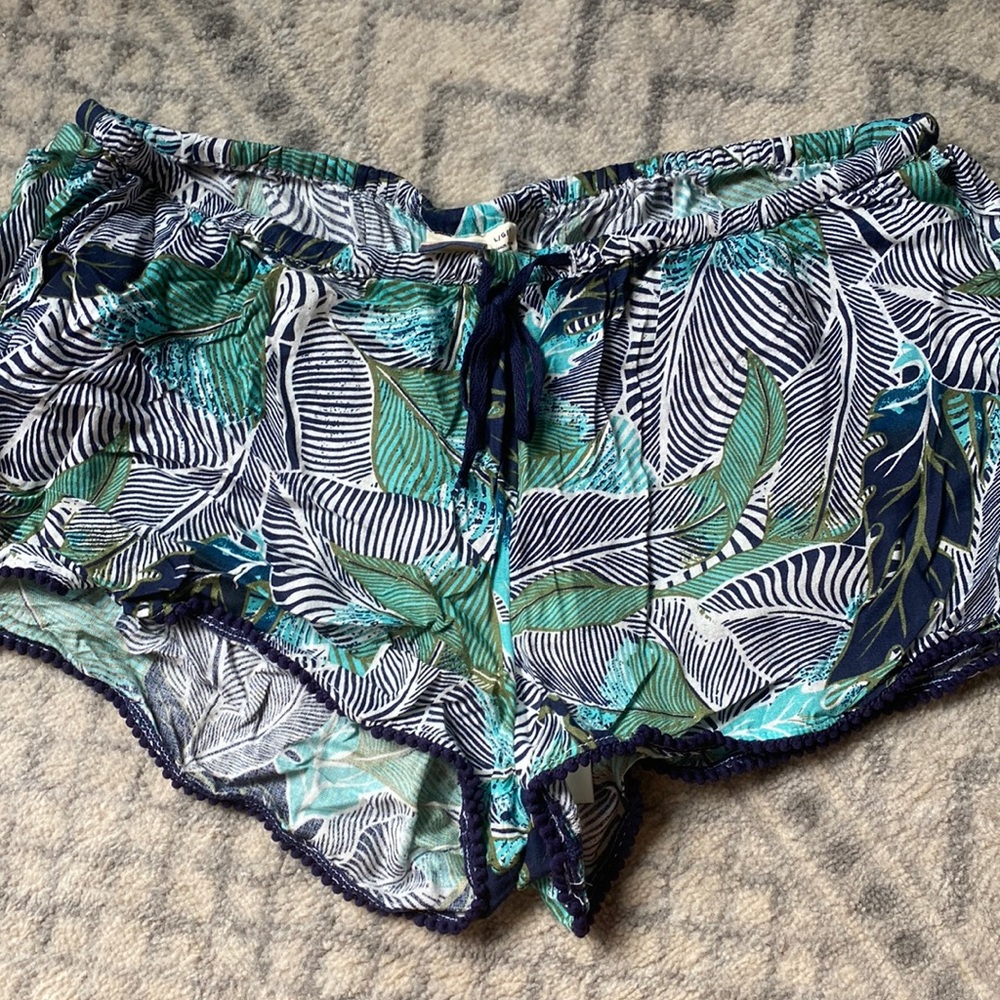 Roxy shorts, size large